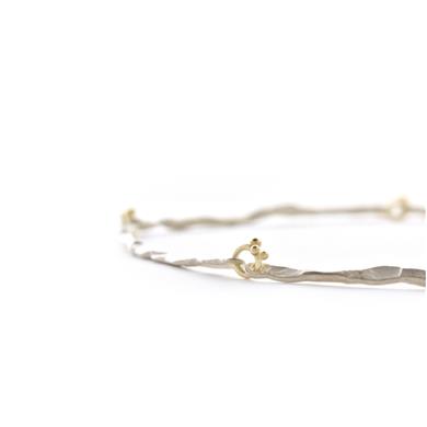 collier en argent avec details en or